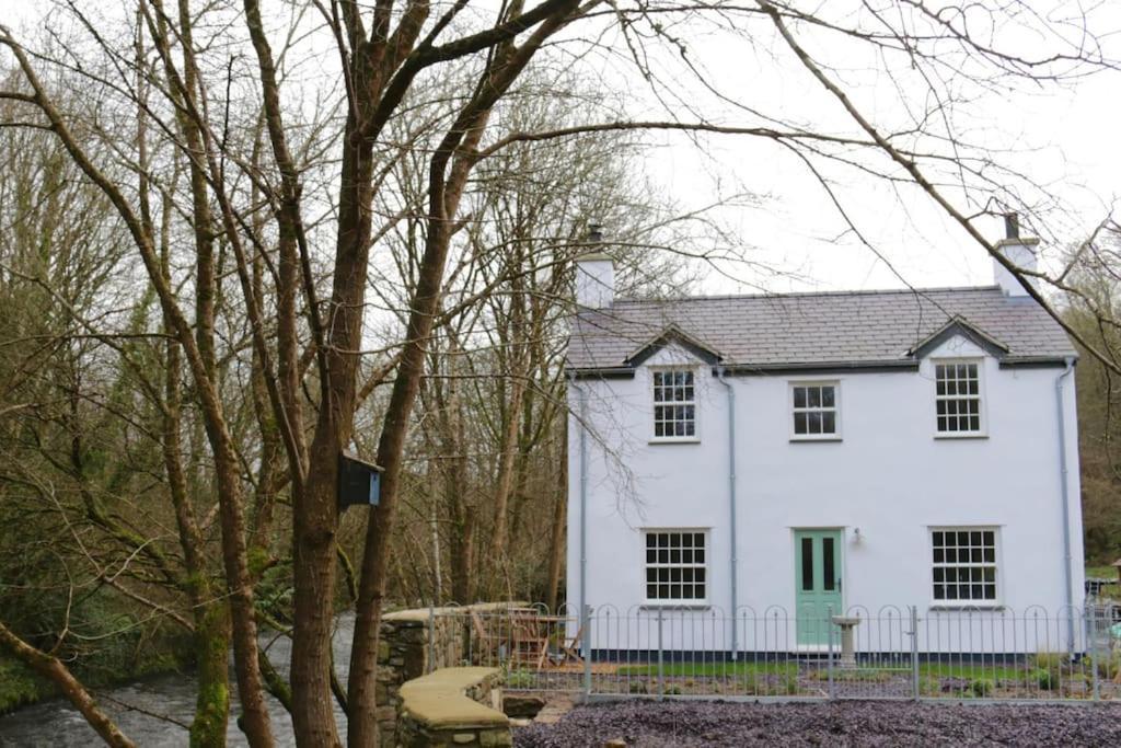 Riverside Cottage Walking Distance Into Caernarfon Exterior photo